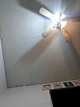 Snapshot of moasslicker chatting on November 26, 2025, 9:20 am moasslicker online show from November 26, 2025, 9:20 am