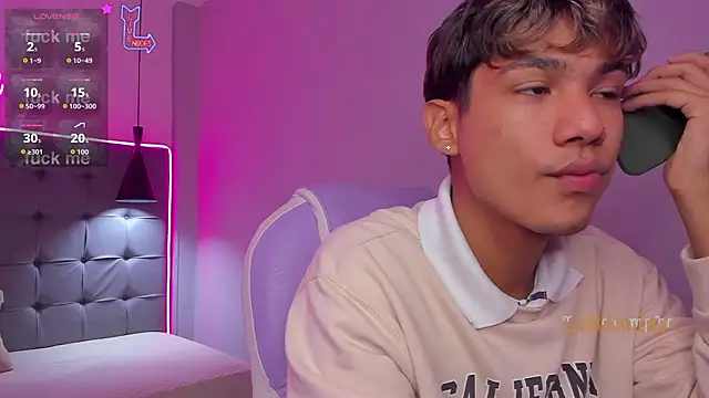 OliverTwinky online show from February 5, 2026, 9:43 pm