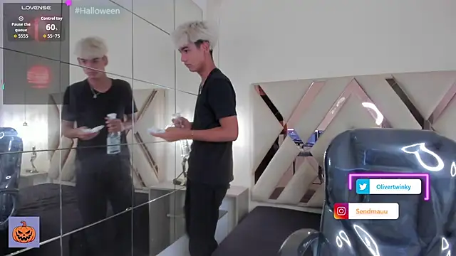 OliverTwinky online show from October 10, 2025, 1:34 pm