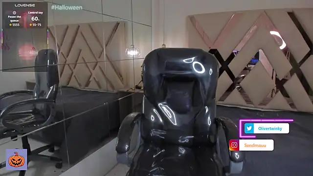 OliverTwinky online show from October 21, 2025, 1:32 pm