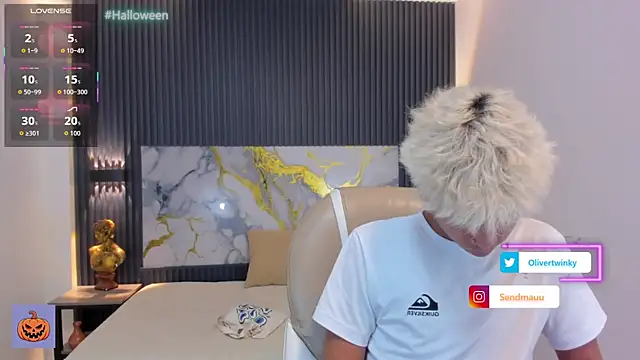 OliverTwinky online show from October 15, 2025, 10:07 pm