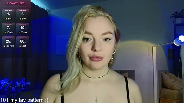 Snapshot of Eva___forever chatting on April 6, 2026, 3:57 am Eva forever online show from April 6, 2026, 3:57 am