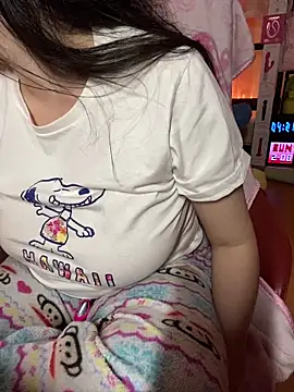 Snapshot of w3tkittty chatting on February 8, 2026, 9:23 pm w3tkittty online show from February 8, 2026, 9:23 pm