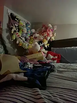 Snapshot of w3tkittty chatting on February 8, 2026, 9:18 am w3tkittty online show from February 8, 2026, 9:18 am