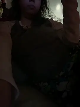 w3tkittty online show from December 23, 2025, 5:29 am