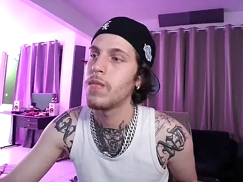 bigrosa21cm online show from October 31, 2025, 11:33 pm