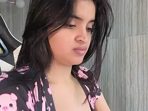 clementine t online show from November 24, 2025, 12:38 pm