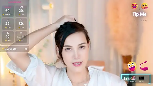 Snapshot of LunaBelle1984 chatting on September 23, 2025, 3:19 pm LunaBelle1984 online show from September 23, 2025, 3:19 pm