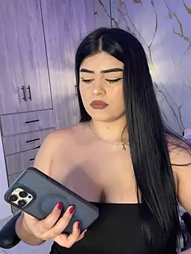 Snapshot of Kariina__69 chatting on April 4, 2026, 12:56 pm Kariina 69 online show from April 4, 2026, 12:56 pm