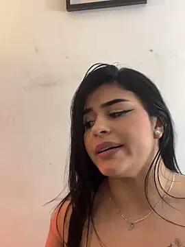Snapshot of Kariina__69 chatting on April 11, 2026, 7:45 am Kariina 69 online show from April 11, 2026, 7:45 am