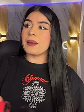 Snapshot of Kariina__69 chatting on March 13, 2026, 2:27 am Kariina 69 online show from March 13, 2026, 2:27 am