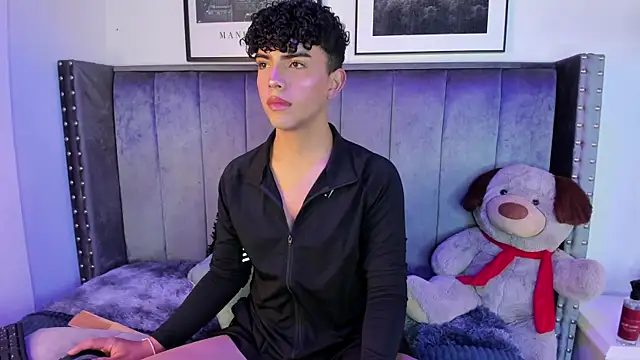 Niick Twink online show from October 8, 2025, 7:36 pm