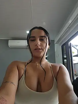 Snapshot of Rosa_Warreen_ chatting on November 13, 2025, 12:31 pm Rosa Warreen online show from November 13, 2025, 12:31 pm