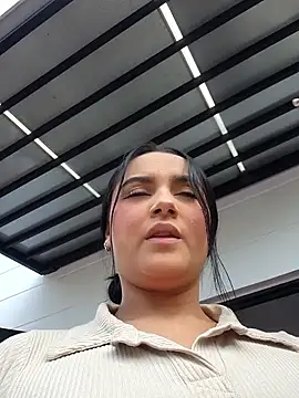 Snapshot of Rosa_Warreen_ chatting on September 9, 2025, 1:09 pm Rosa Warreen online show from September 9, 2025, 1:09 pm