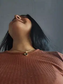 Snapshot of Rosa_Warreen_ chatting on October 23, 2025, 12:37 pm Rosa Warreen online show from October 23, 2025, 12:37 pm