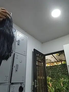 Snapshot of Rosa_Warreen_ chatting on November 6, 2025, 12:31 pm Rosa Warreen online show from November 6, 2025, 12:31 pm