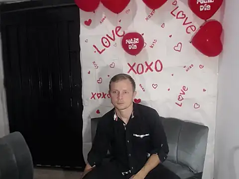 Snapshot of hot_mann11 chatting on February 14, 2026, 10:43 pm hot mann11 online show from February 14, 2026, 10:43 pm