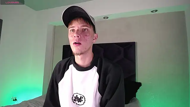 Robbin Blaze online show from April 8, 2026, 4:58 am