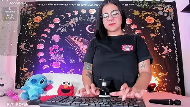 Maddy rosse12 online show from November 2, 2025, 2:44 pm