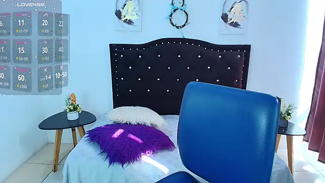 Snapshot of Ariana_F_W chatting on September 11, 2025, 1:44 pm Ariana F W online show from September 11, 2025, 1:44 pm