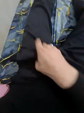 amirzinou online show from March 23, 2025, 12:04 am