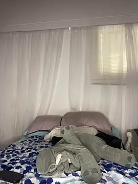 Mia  Gray online show from November 27, 2025, 6:08 pm