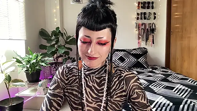 ELENA UMBRA online show from May 27, 2026, 4:47 pm
