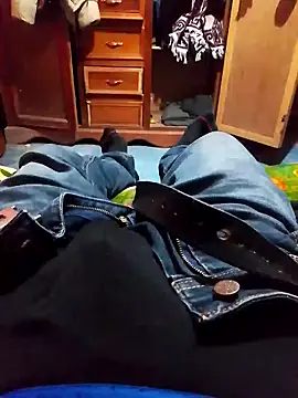 Snapshot of luuiss12 chatting on February 17, 2026, 10:51 pm luuiss12 online show from February 17, 2026, 10:51 pm