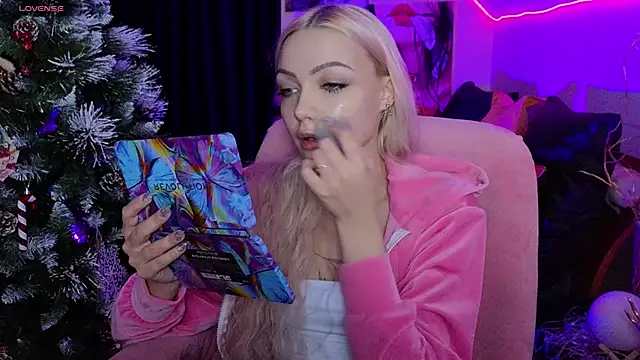 LinaLirian online show from January 14, 2026, 1:37 pm