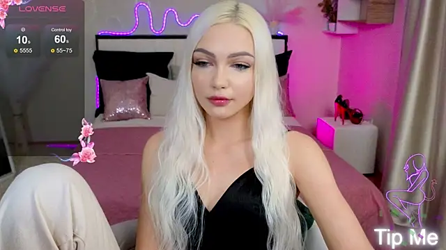 LinaLirian online show from September 26, 2025, 2:13 pm