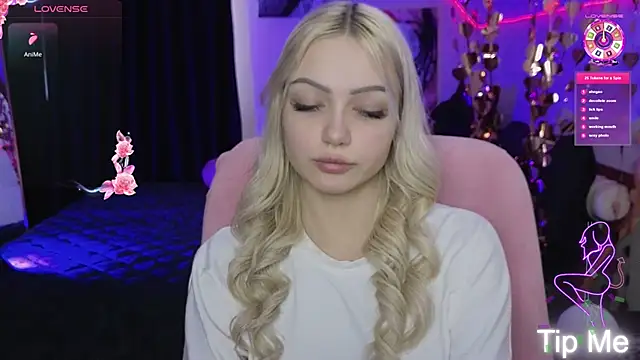 LinaLirian online show from April 13, 2026, 8:07 am