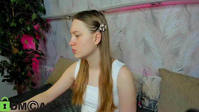 Snapshot of Candy_Cansew chatting on October 7, 2025, 1:06 am Candy Cansew online show from October 7, 2025, 1:06 am