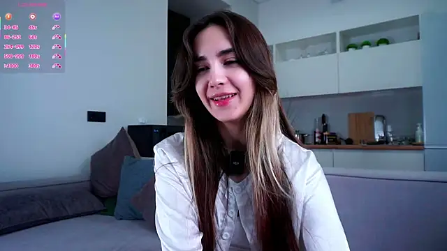 Snapshot of CupSizeGirl chatting on December 4, 2025, 1:10 pm CupSizeGirl online show from December 4, 2025, 1:10 pm