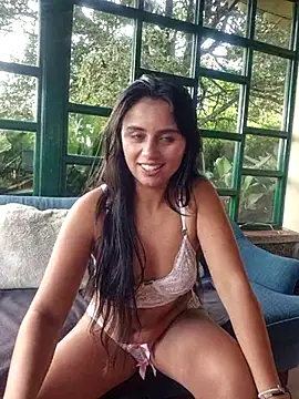 Snapshot of Lunaluxe1001 chatting on July 1, 2026, 2:17 pm Lunaluxe1001 online show from July 1, 2026, 2:17 pm