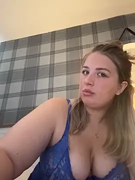 CutieCurvyGirlxo online show from October 11, 2025, 3:13 pm