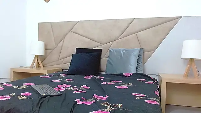 amanda ramirez online show from October 18, 2025, 10:12 pm