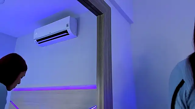 ZoeMorris online show from October 14, 2025, 11:33 am