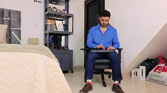 samuelcoopeer online show from March 26, 2026, 8:18 pm