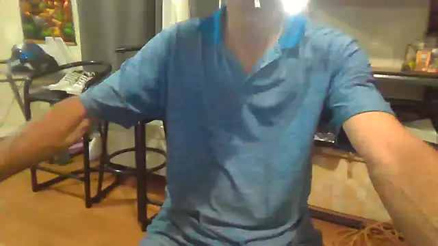 Snapshot of Lovyourpuss chatting on March 15, 2026, 4:41 am Lovyourpuss online show from March 15, 2026, 4:41 am