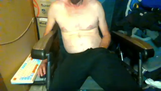 Snapshot of Lovyourpuss chatting on June 14, 2026, 1:02 am Lovyourpuss online show from June 14, 2026, 1:02 am
