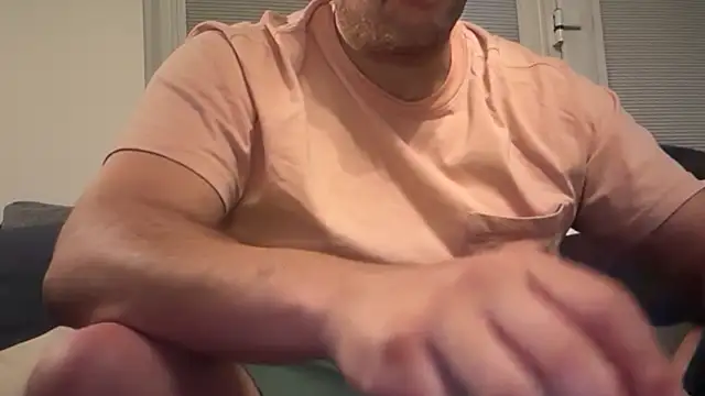 CloudyMuscleBeefy online show from April 9, 2026, 6:19 am