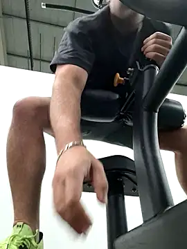 Snapshot of CloudyMuscleBeefy chatting on December 21, 2025, 12:24 am CloudyMuscleBeefy online show from December 21, 2025, 12:24 am