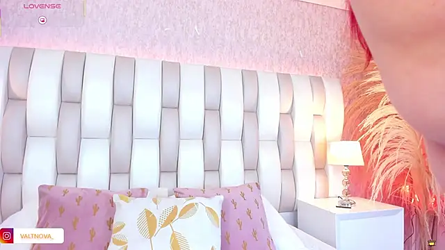 valt  online show from October 28, 2025, 9:03 pm