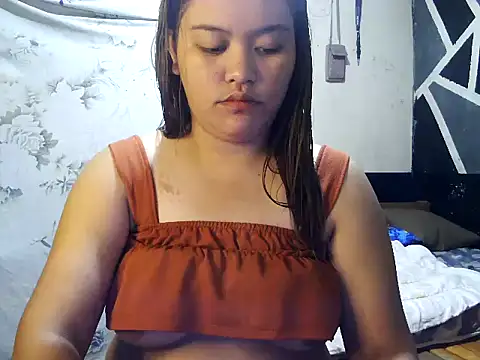 Snapshot of Pinaymiccah26 chatting on October 14, 2025, 6:36 am Pinaymiccah26 online show from October 14, 2025, 6:36 am