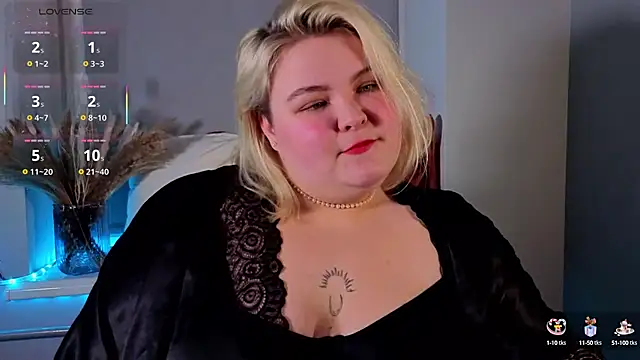 Ellabigbaby online show from October 12, 2025, 4:41 pm