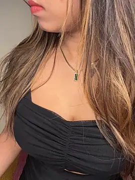 Snapshot of Scarlett_1819 chatting on April 7, 2026, 6:43 pm Scarlett 1819 online show from April 7, 2026, 6:43 pm