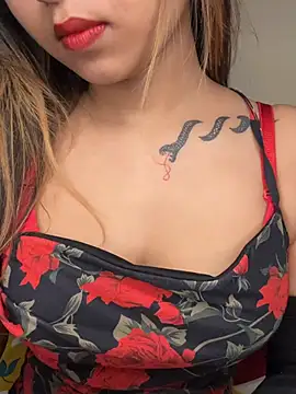 Snapshot of Scarlett_1819 chatting on April 8, 2026, 5:03 pm Scarlett 1819 online show from April 8, 2026, 5:03 pm