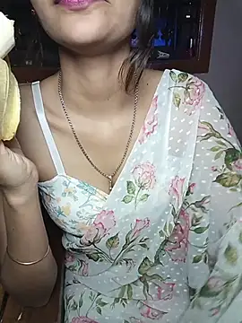 Isha Sax online show from November 7, 2025, 6:45 pm