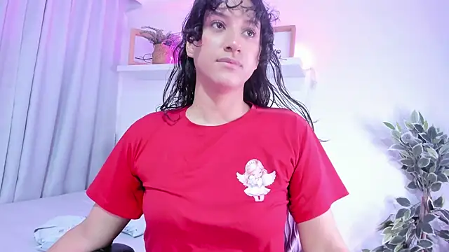 niia7 online show from April 10, 2026, 7:54 pm