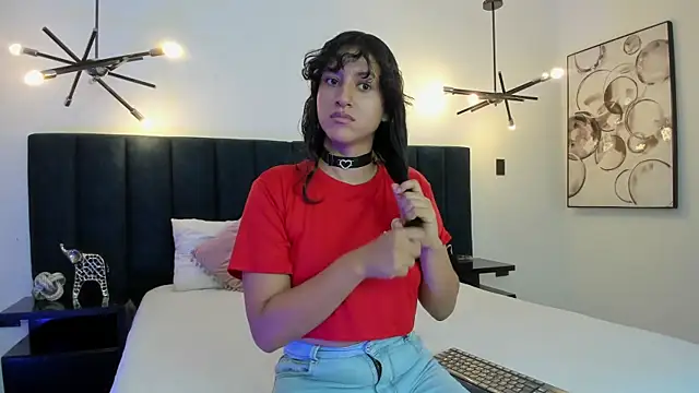 niia7 online show from December 22, 2025, 7:36 pm